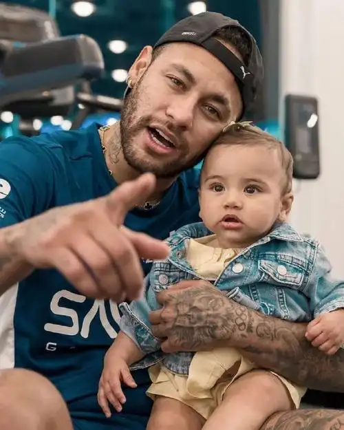 格拉斯纳：我们不应有任何负担，面对曼城需要在防守上更稳定.